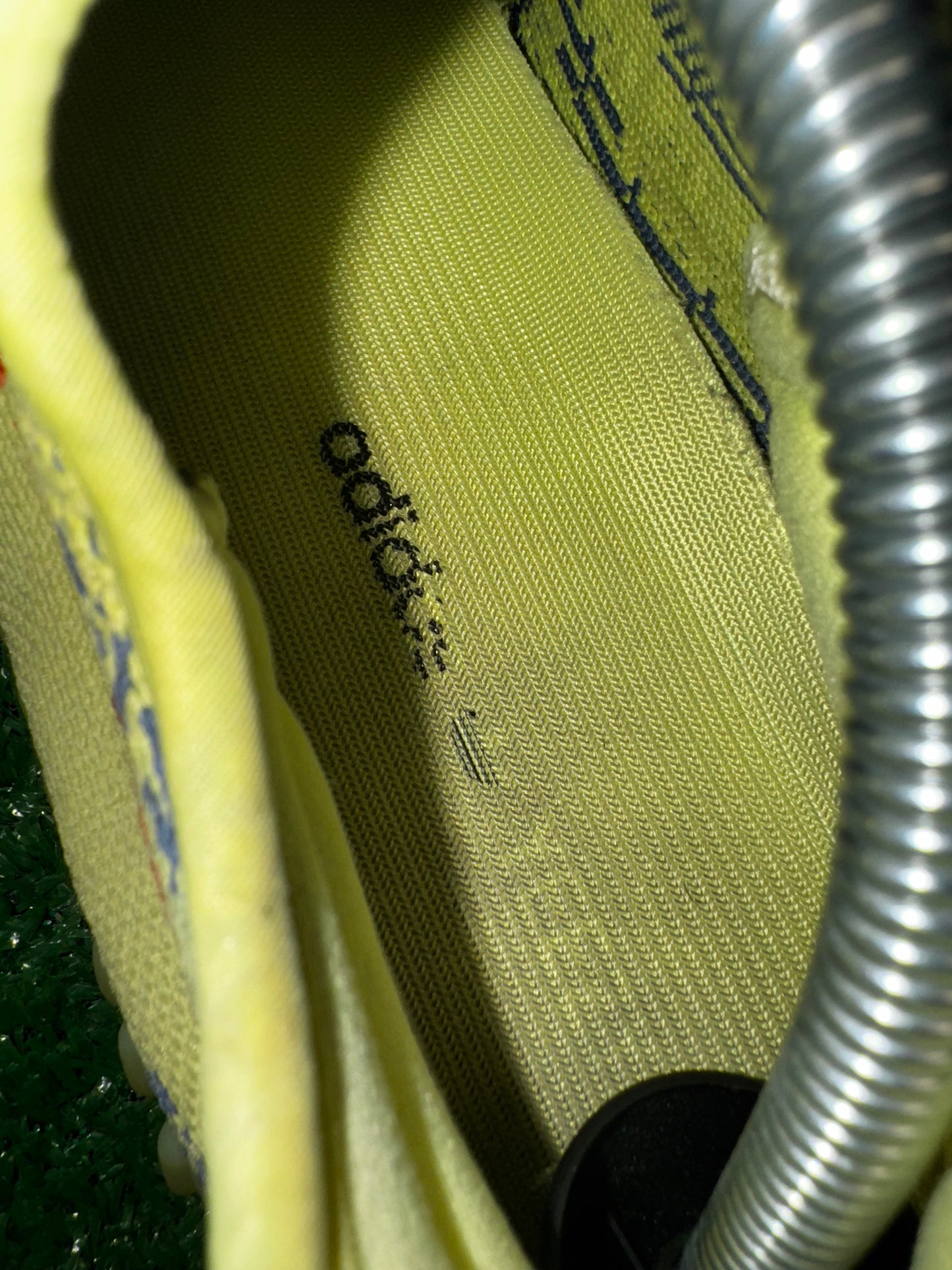 Adidas Yeezy Boost 350 V2 "Semi-Frozen Yellow" Size 10