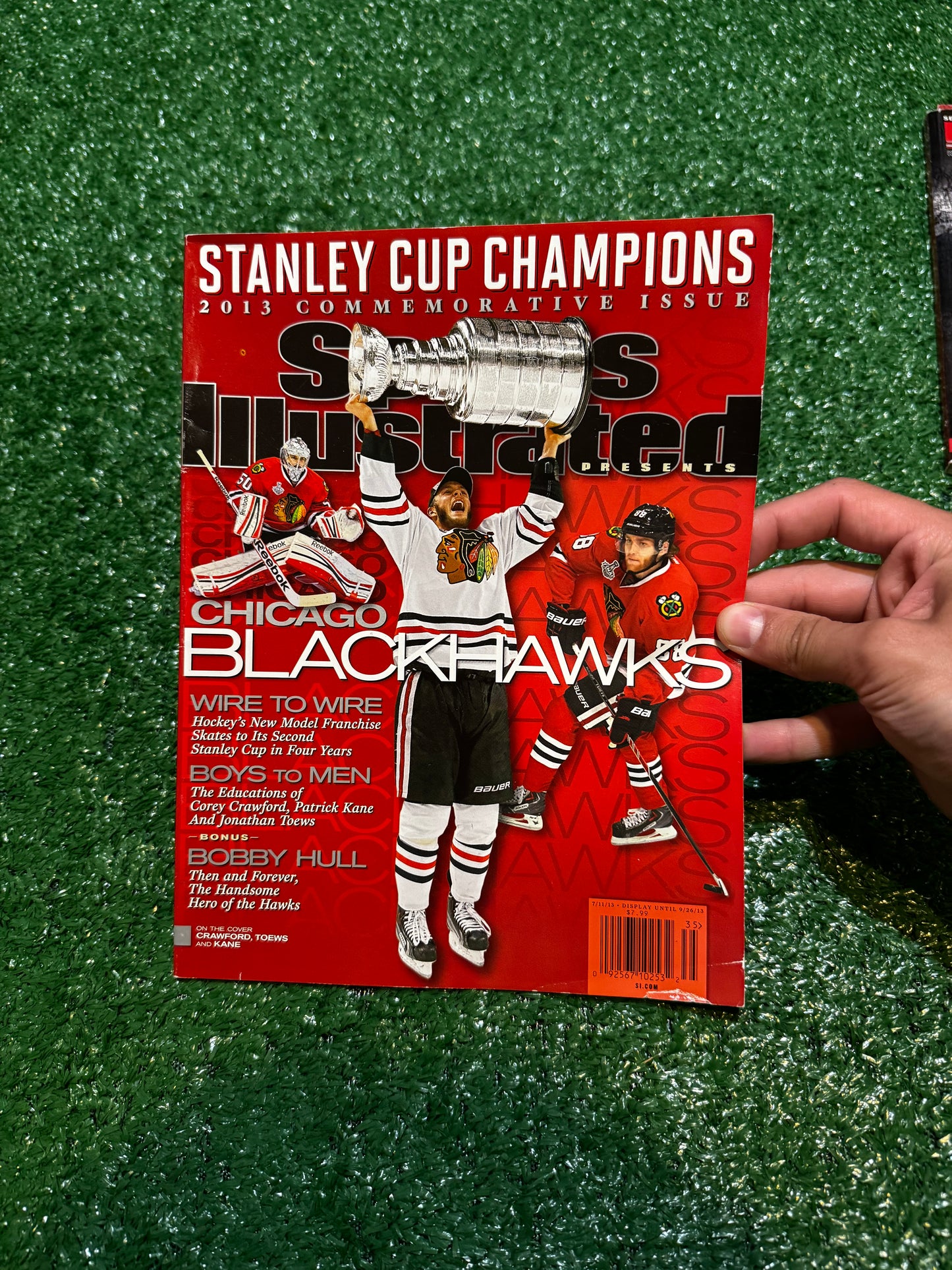 Four Pack of Early 2010s Chicago Blackhawks Magazines and Books