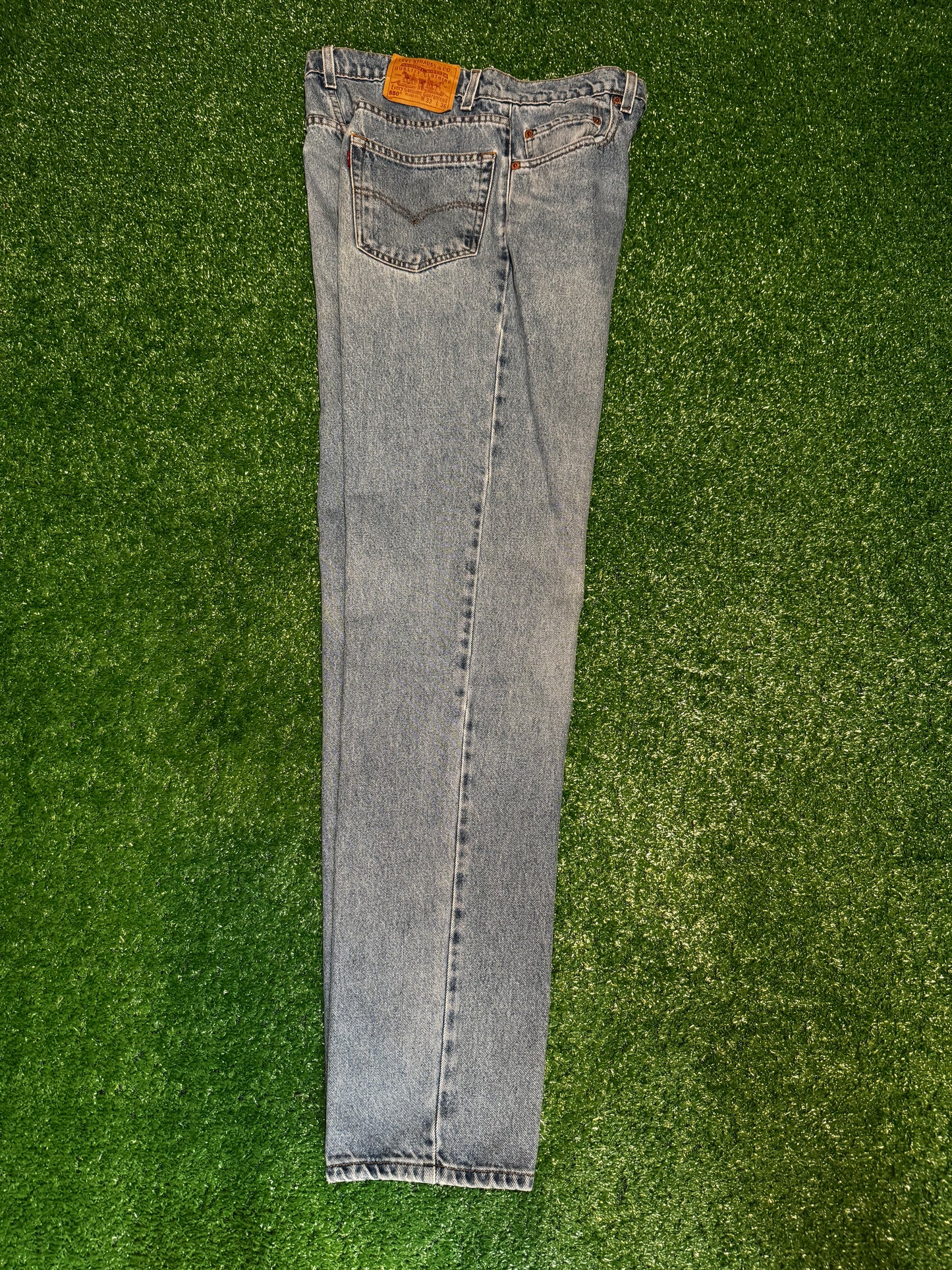 Early 2000s Mens Levis 550 Jeans 33X36