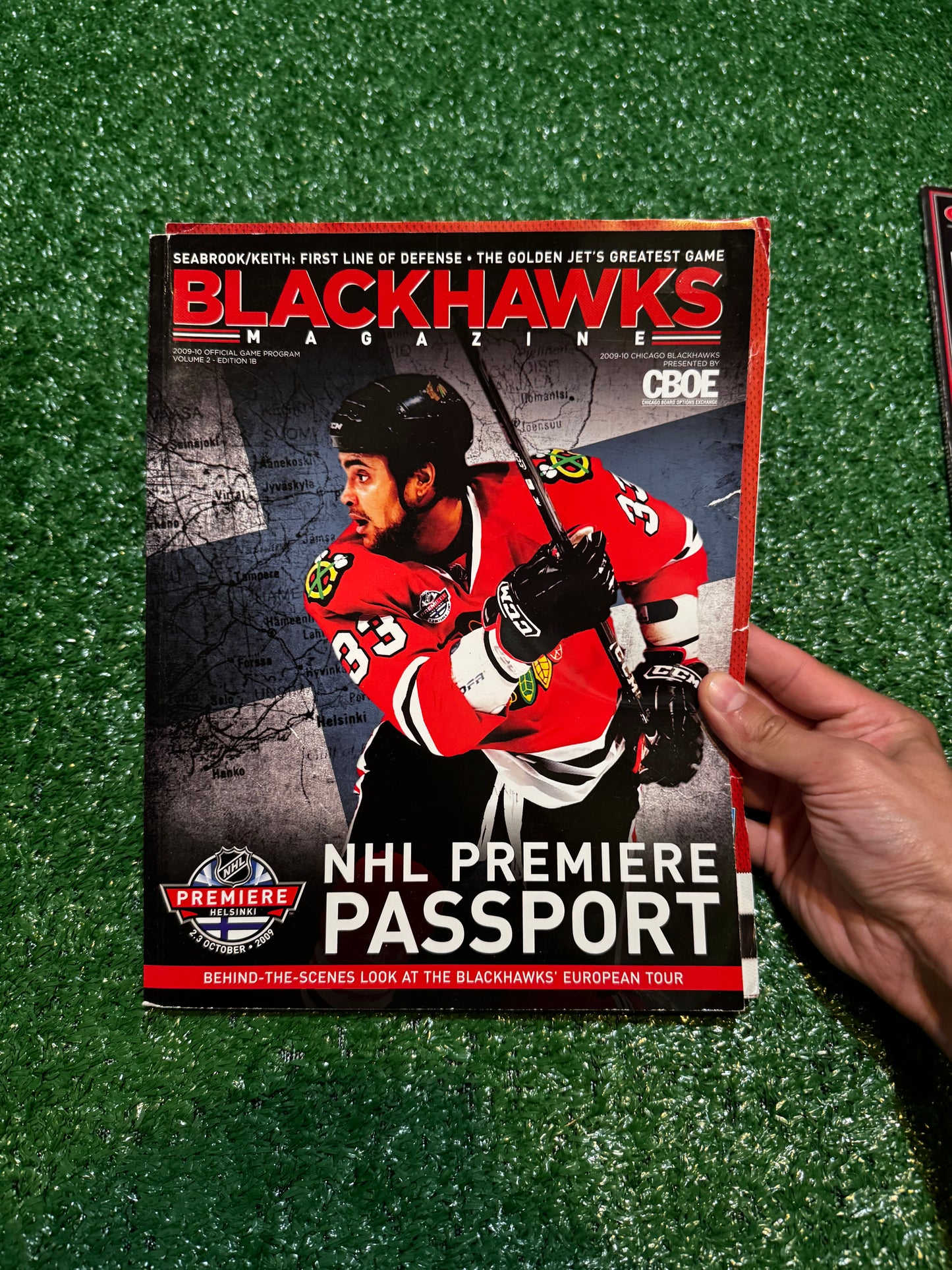 Four Pack of Early 2010s Chicago Blackhawks Magazines and Books