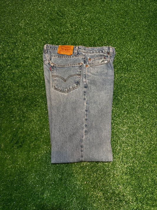 Early 2000s Mens Levis 550 Jeans 33X36