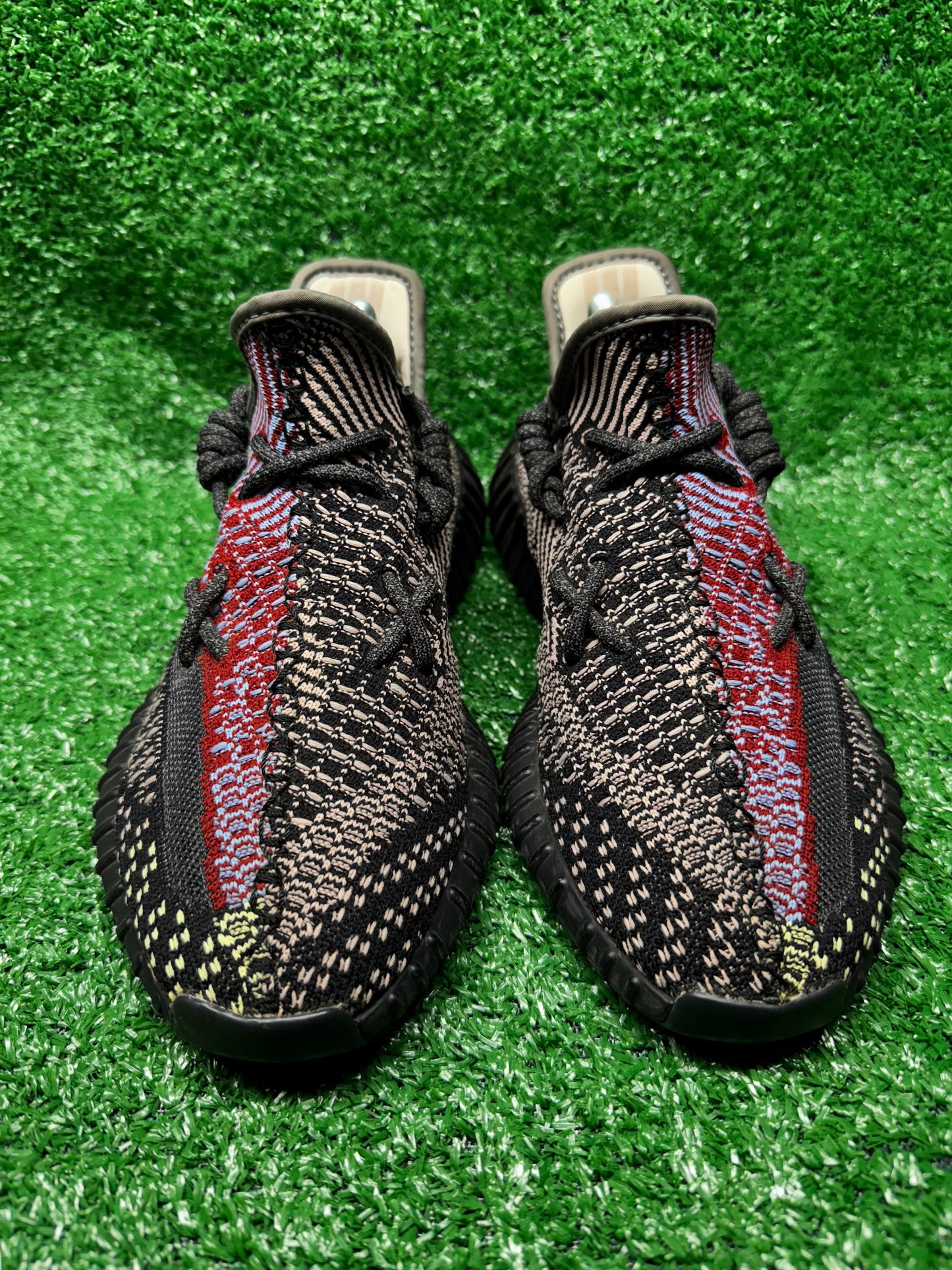 Adidas Yeezy 350 V2 "Yecheil" Size 8.5 No Box Used