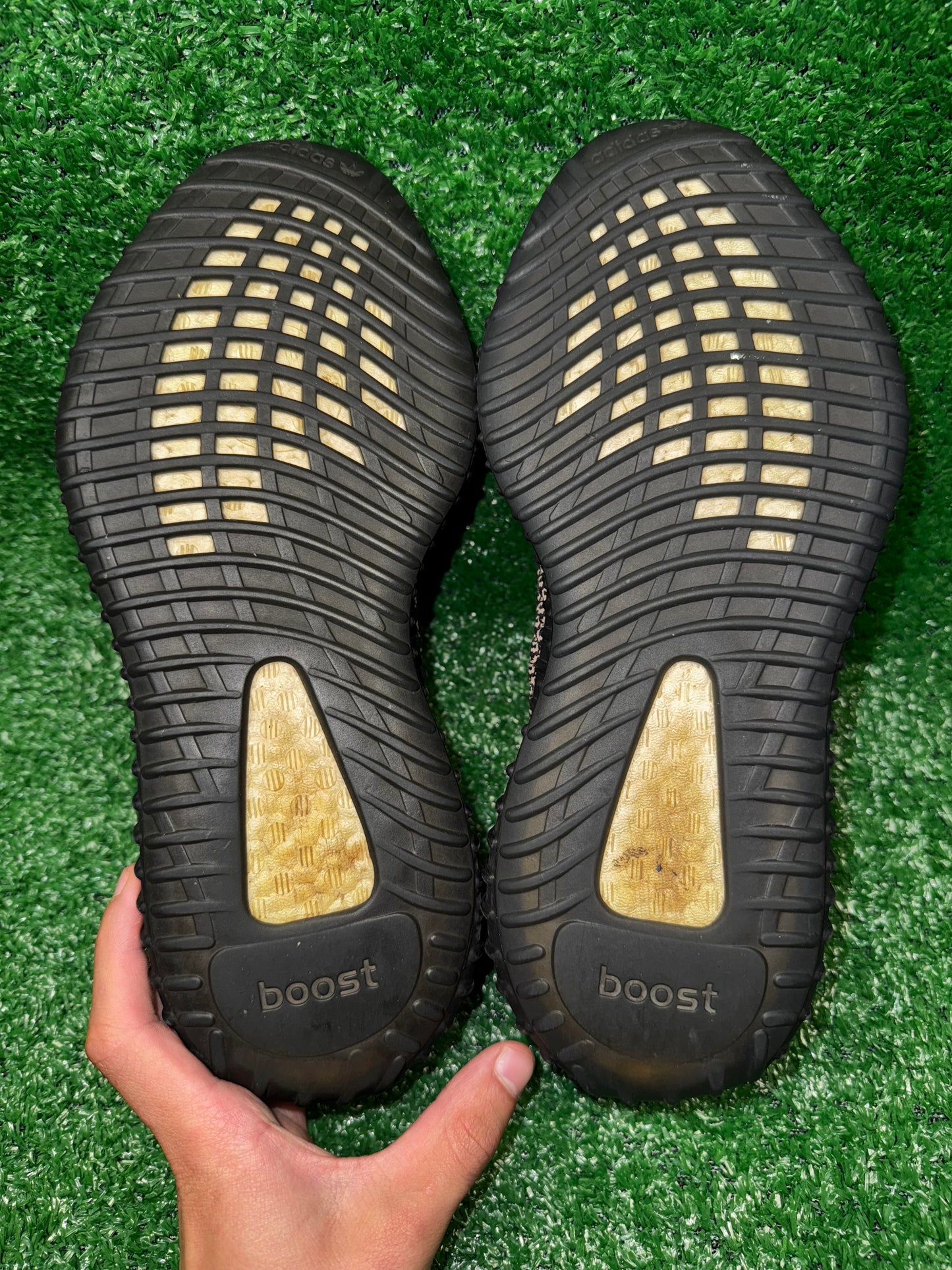 Adidas Yeezy 350 V2 "Yecheil" Size 8.5 No Box Used